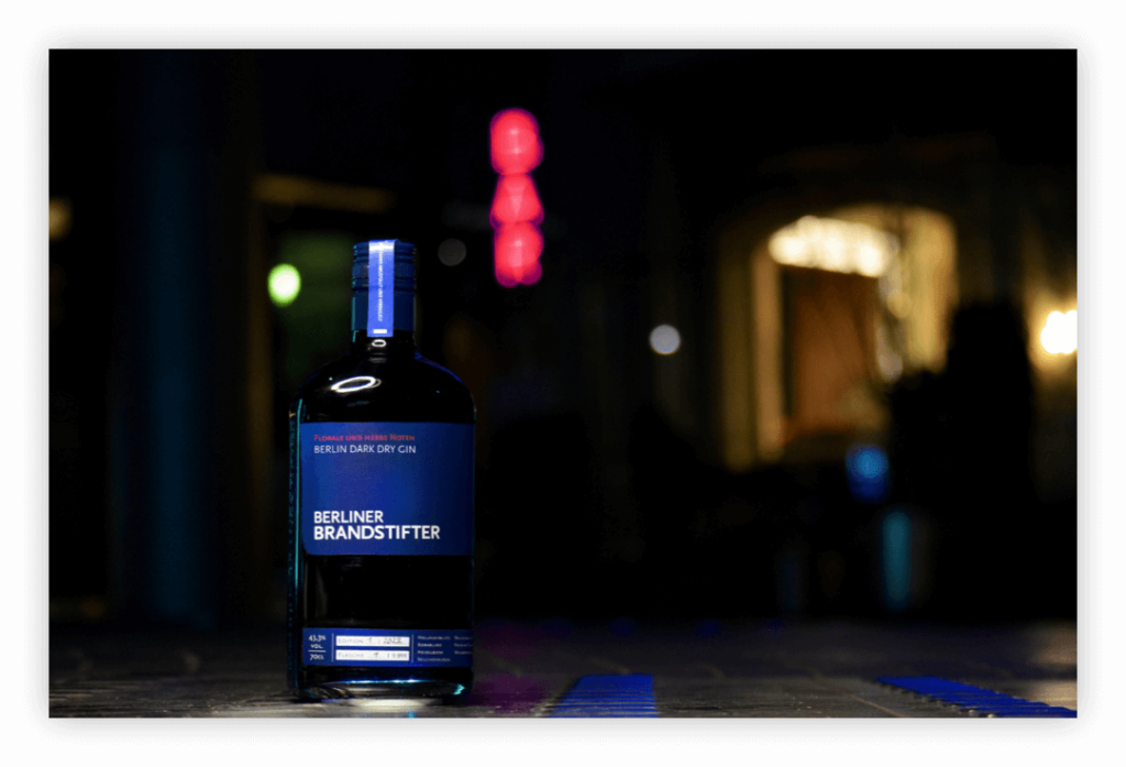 Berlin Dark Dry Gin 16